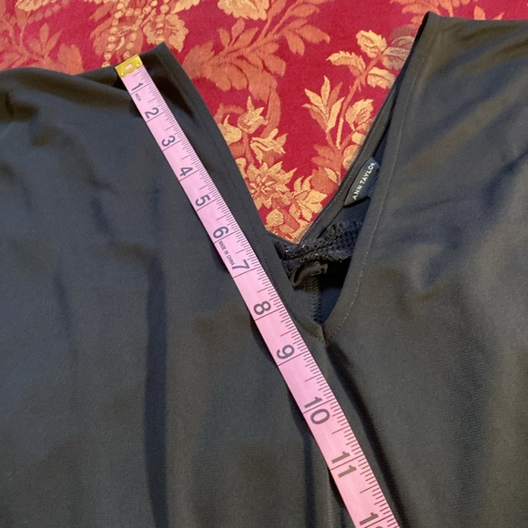 EUC - Ann Taylor - Black V Neck Flowy Top Size XS - Picture 9 of 10